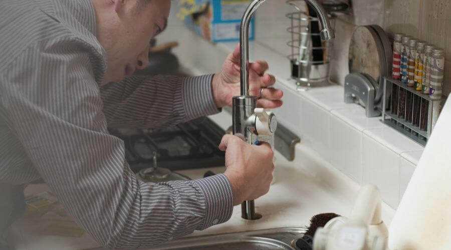 Expert burst pipe repair services in Shawnee, KS